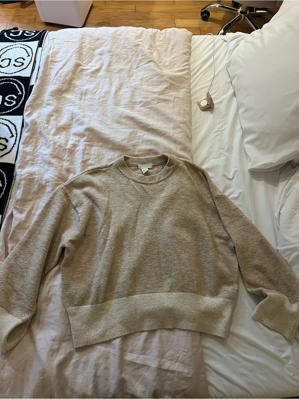 H&M Beige Crewneck Sweater